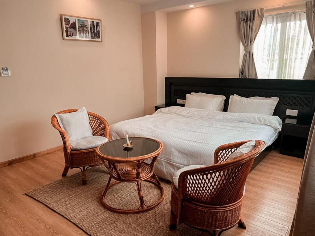 Pancha Buddha Service Apartments And Rooms 카트만두 외부 사진
